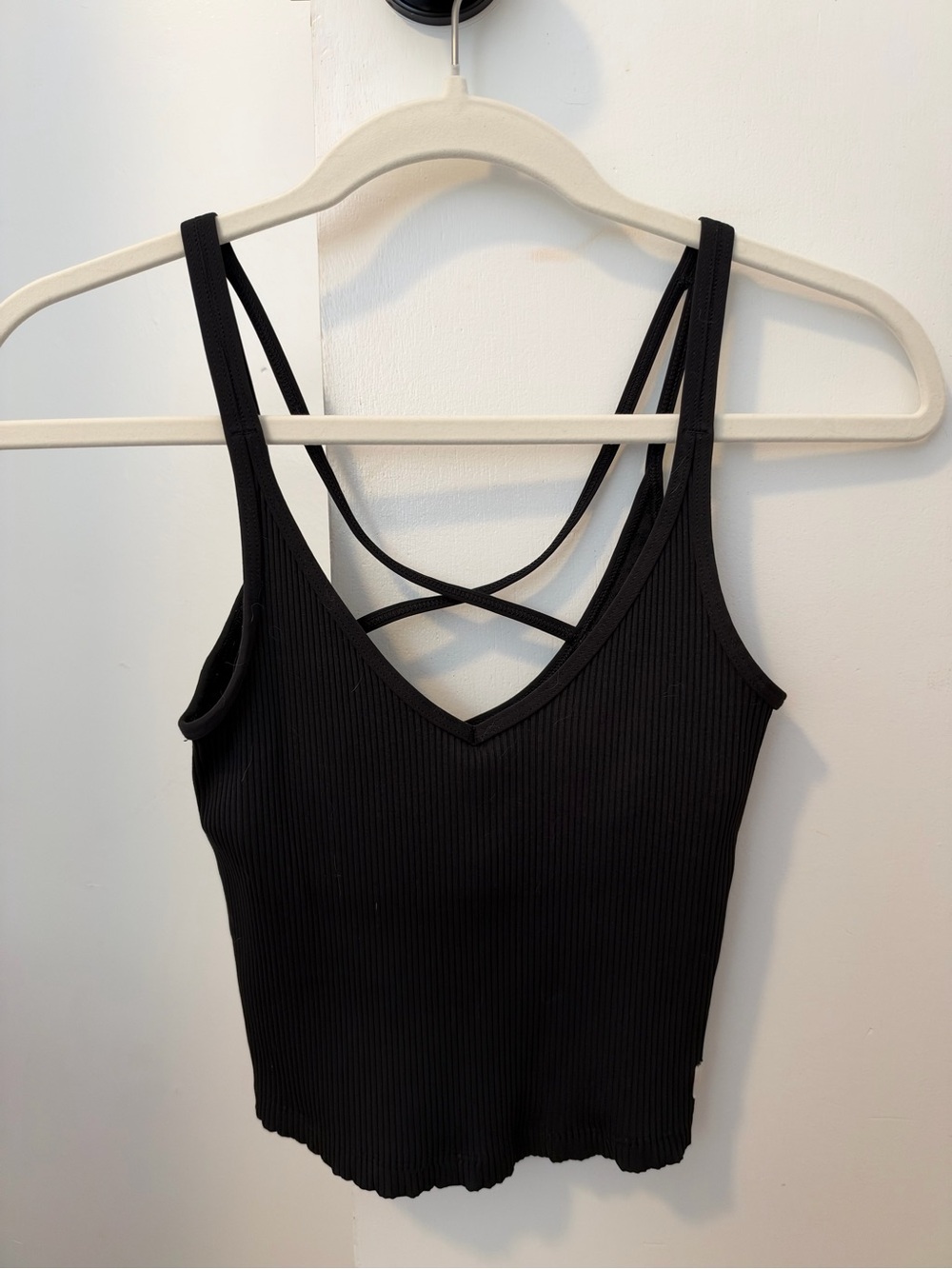 Vouri Ribbed Cross-Back - Picture 2 of 3